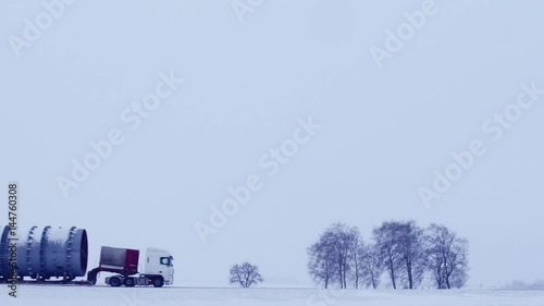 Transportation of oversized cargo in winter.