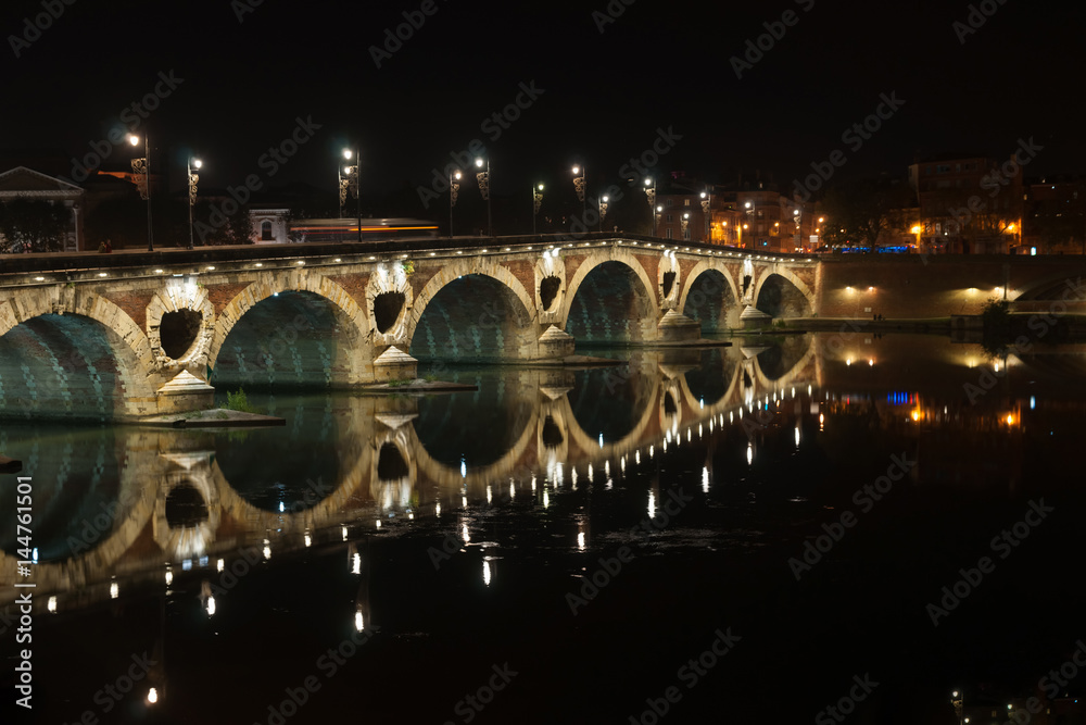 Night scenes of Toulouse archtitecture, bridges and streets.