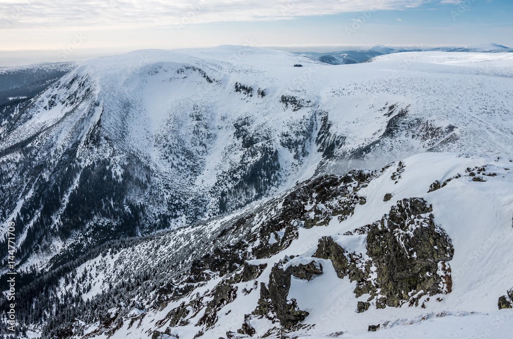 Obraz premium Winter view of Sniezka mountain in Giant Mountains (Karkonosze), Poland, Czechia
