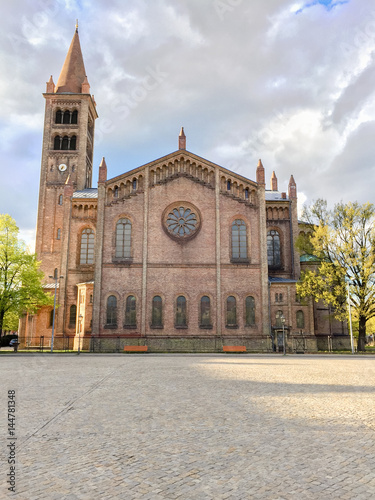 Peter-und-Paul-Kirche Potsdam – das Kirchenschiff am Abend photo