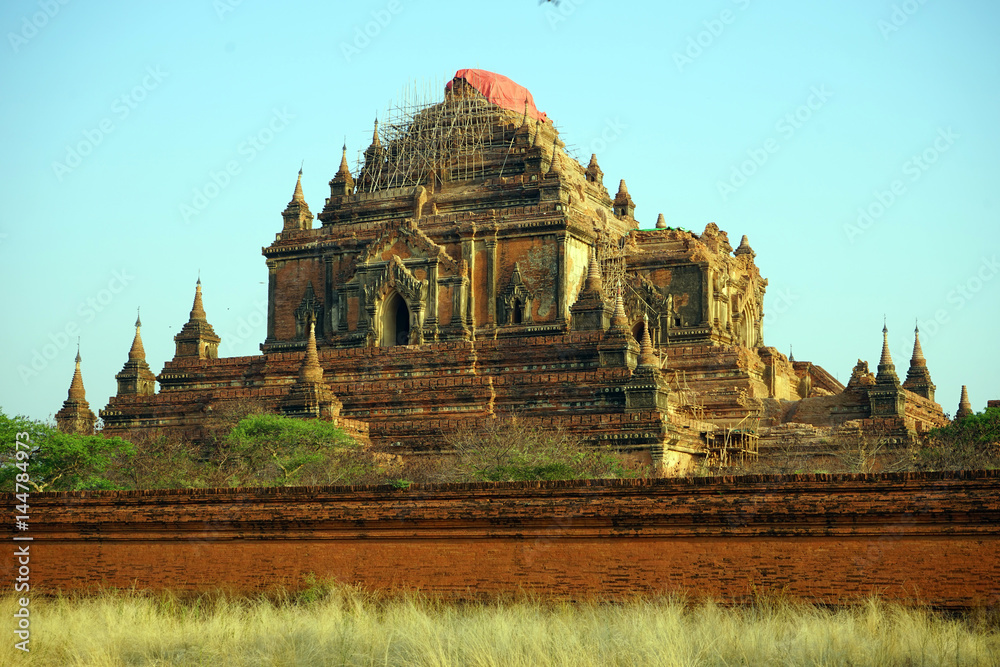Fototapeta premium Htilominlo pagoda