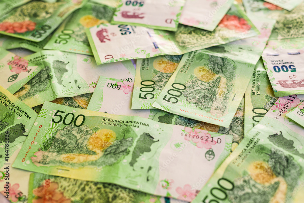 Obraz premium Argentine money, 500 pesos bills