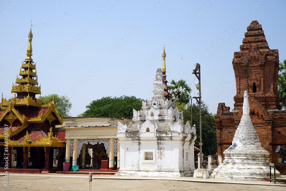 Fototapeta premium Inner yard of pagoda