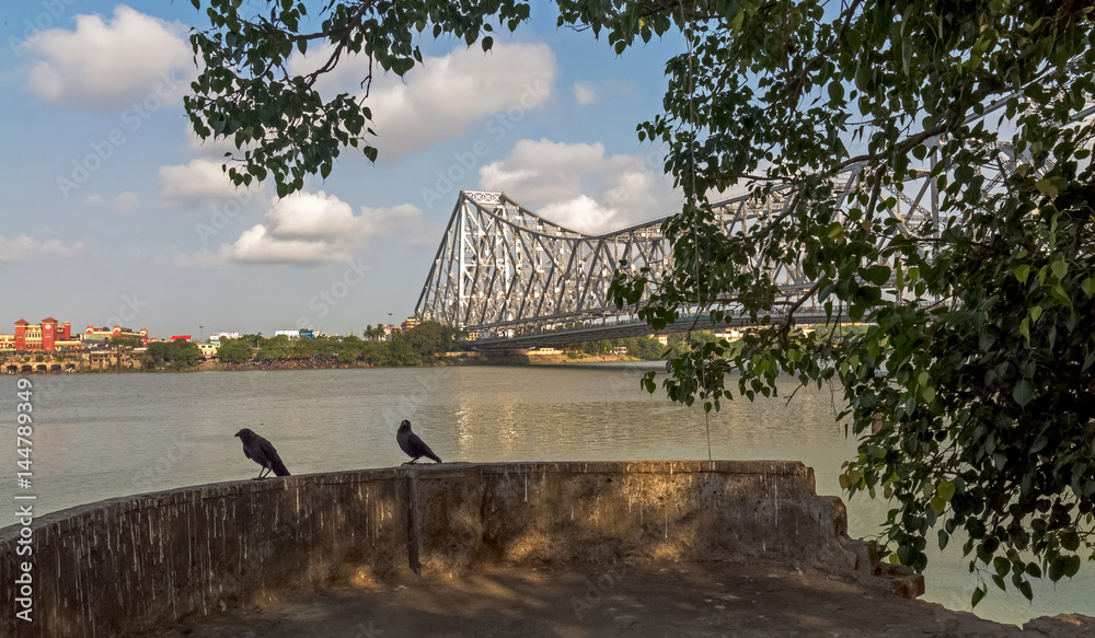 Howrah bridge Kolkata - the longest cantilever bridge in India and one ...