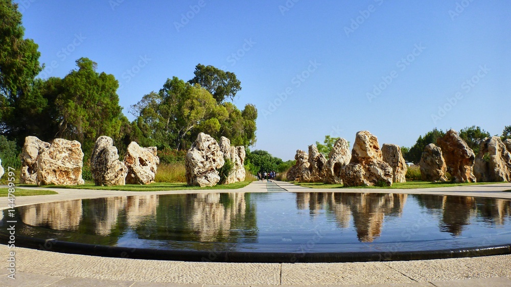 Fototapeta premium Beautiful park with flat fontain.