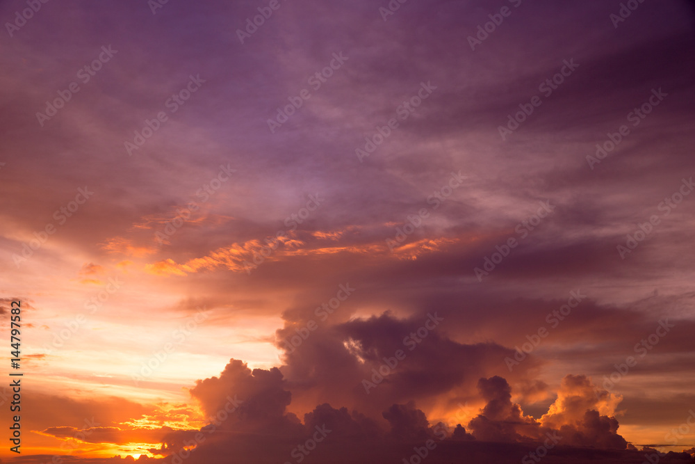 Naklejka premium Colorful sky and sunrise. Natural landscape