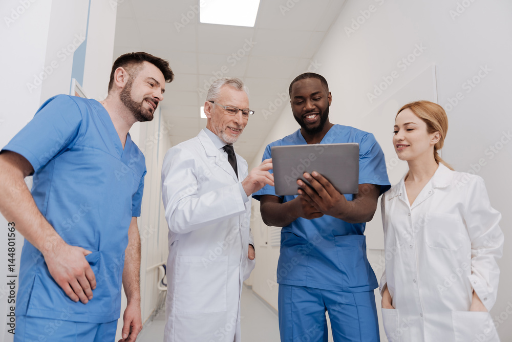 Positive medics using tablet in the hospital Positive medics using tablet in the hospital