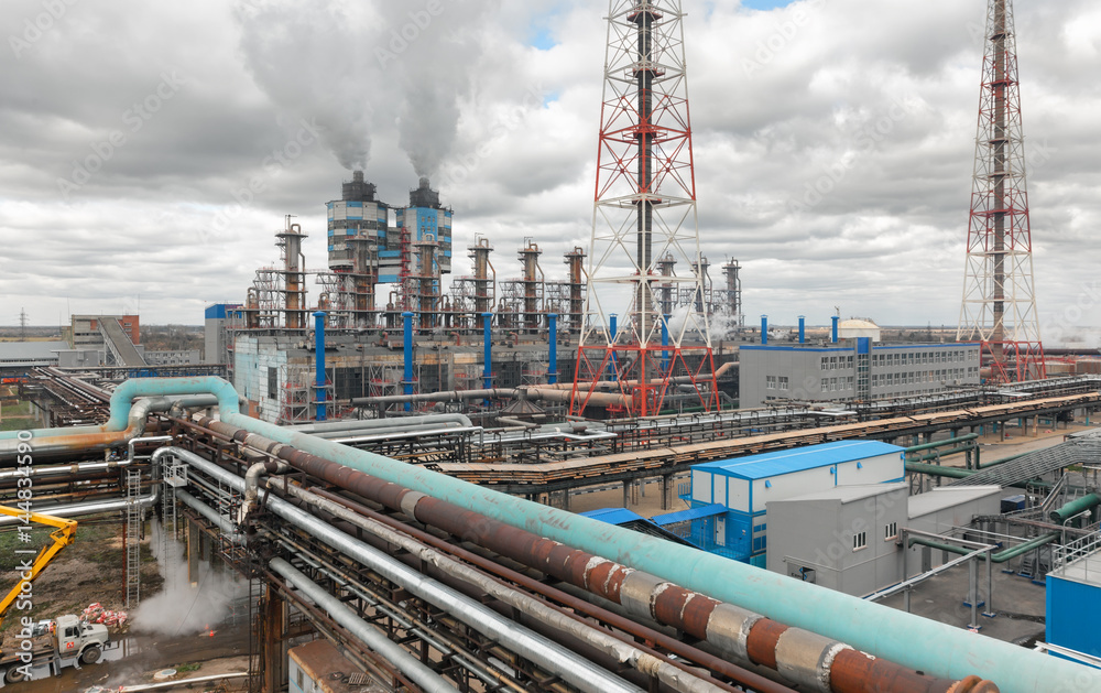 Chemical plant for production of ammonia and nitrogen fertilization on day time. The pipeline connecting the plant's workshops Chemical plant for production of ammonia and nitrogen fertilization on day time. The pipeline connecting the plant's workshops