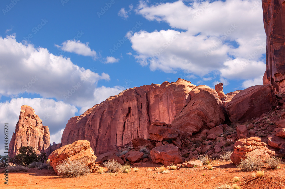 Fototapeta premium Through Monument Valley Panorama