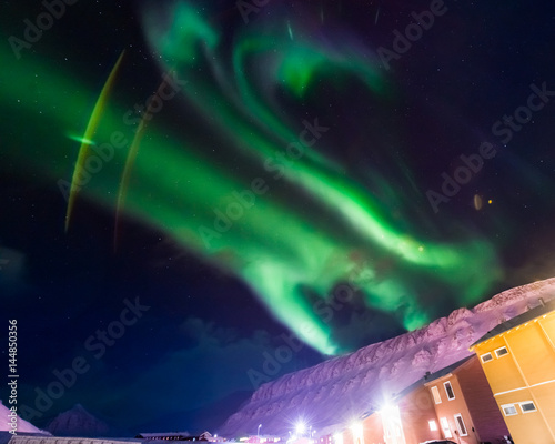 The polar Northern lights in the mountains of Svalbard, Longyearbyen, Spitsbergen, Norway wallpaper photo