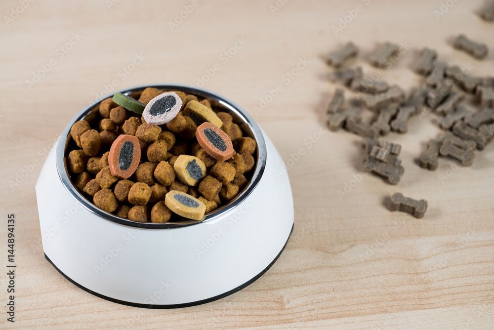 Obraz premium Dog, Cat Food in Bowl