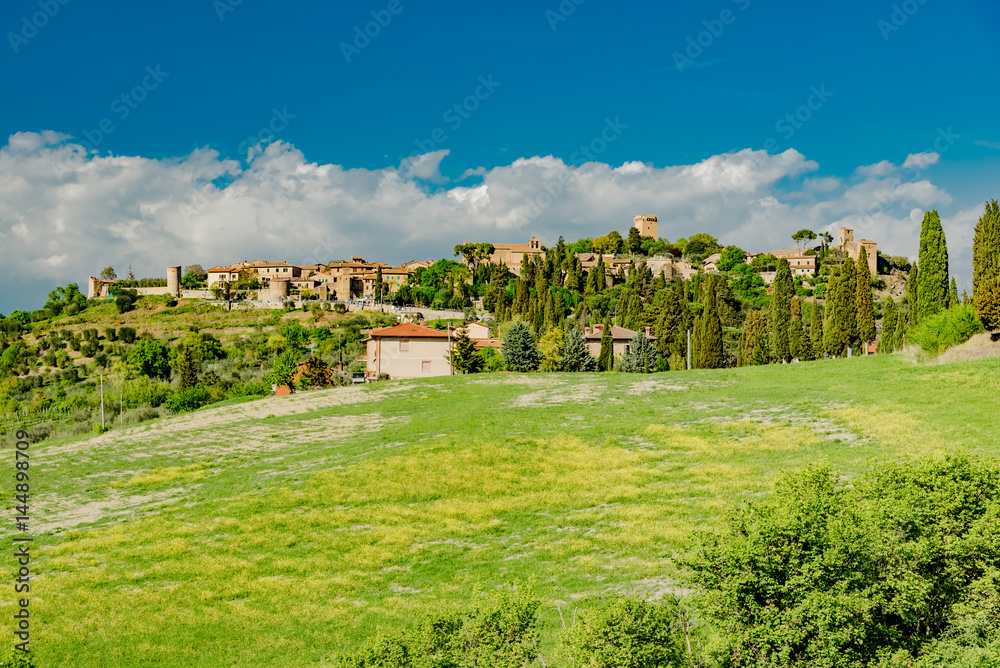 Spring landscapes in val d'orcia toscana italia