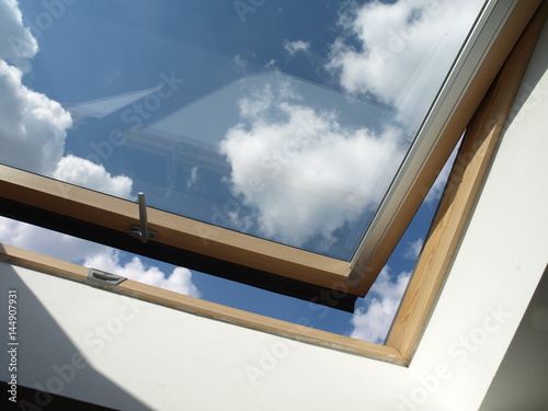 Dachausbau: Dachfenster Innen, geöffnet photo