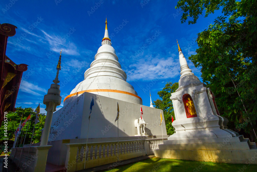 Fototapeta premium Phrasing Temple in Chiang Mai Province. it's one of the most famous and oldest temples in Chiang Mai Province Northern Thailand.