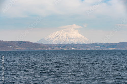 洞爺湖と羊蹄山