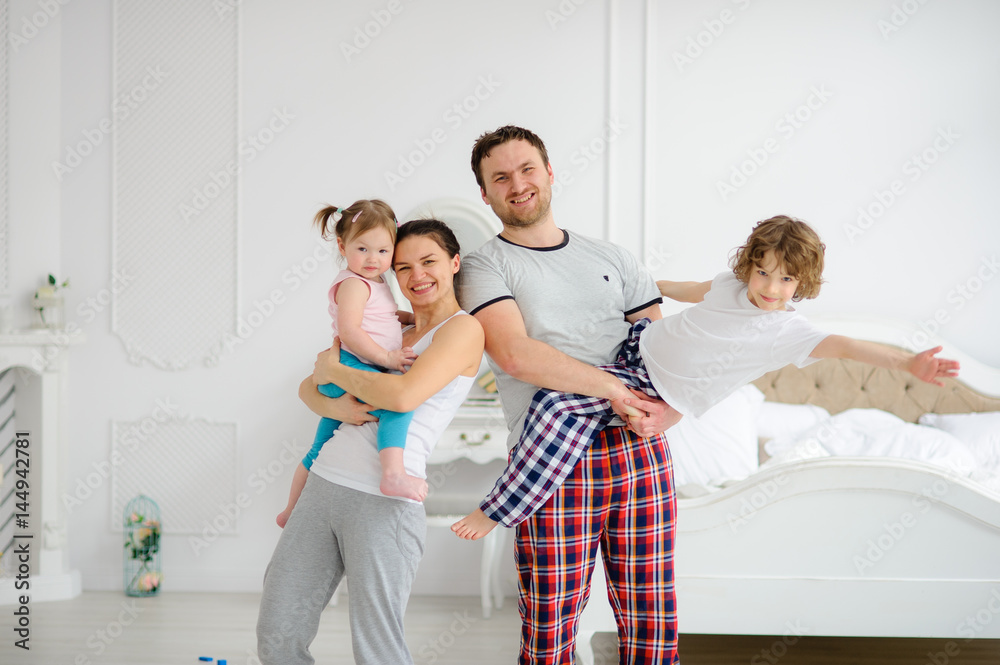 Fototapeta premium Cheerful beginning of day in a happy family.