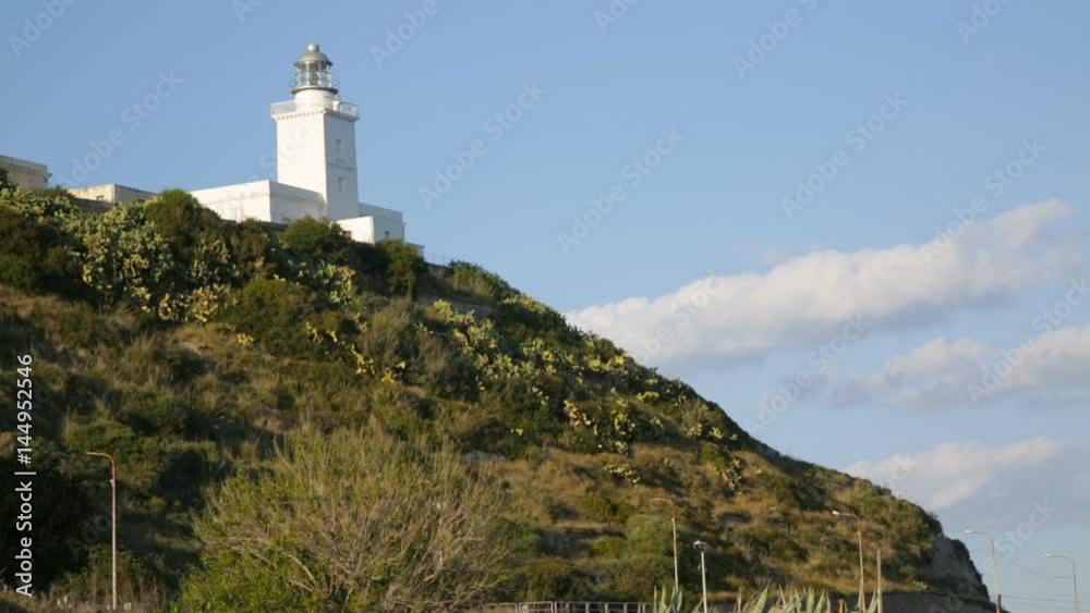 Faro di Capo Spartivento vicino al Mar Mediterraneo in Calabria. Faro di Capo Spartivento vicino al Mar Mediterraneo in Calabria.