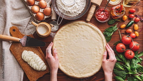 фотографія Step-by-step boss makes a pizza margarita