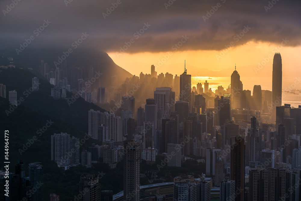 Beautiful HongKong cityscape at sunset (Hong Kong)