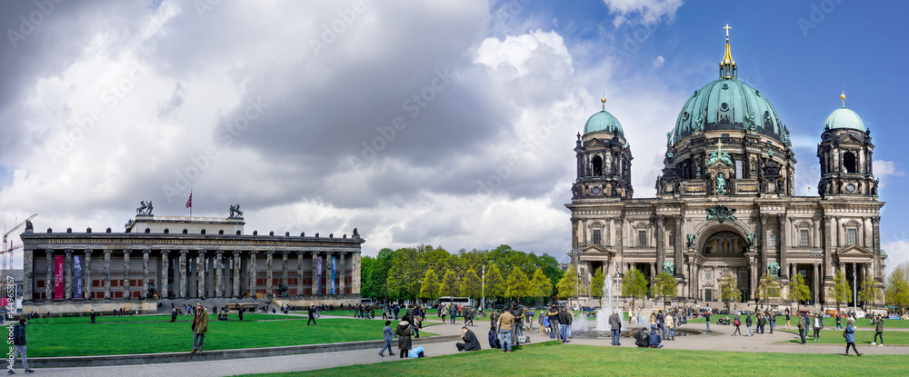 Panorama Berliner Dom und Altes Museum Ostern 2017