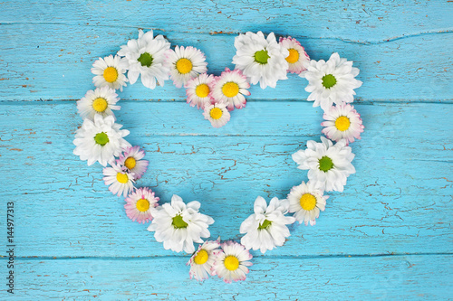 Blumen als Herz - Liebesbotschaft
