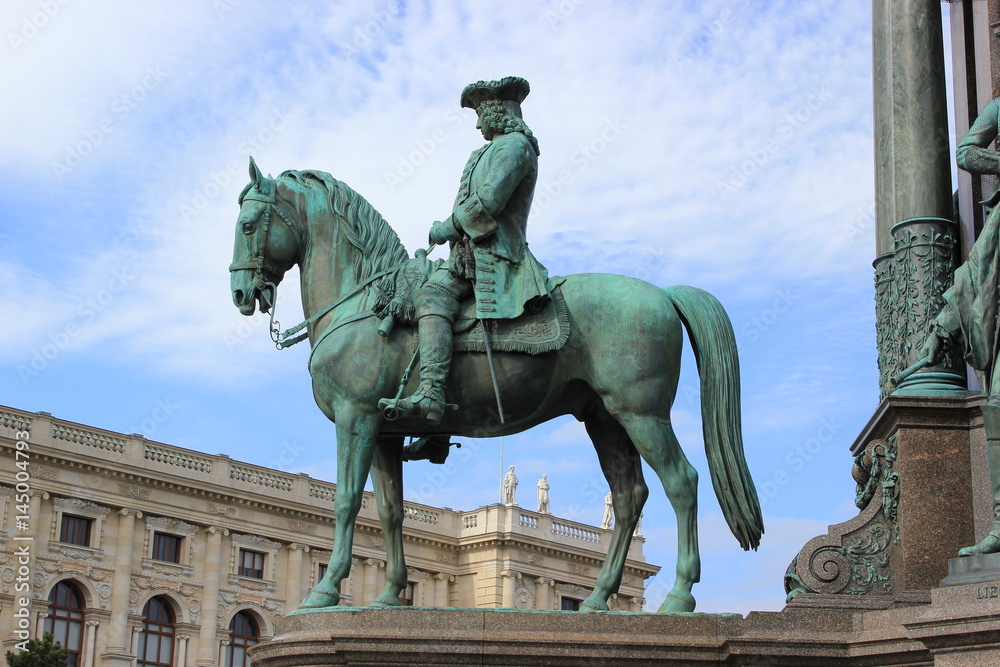 Obraz premium Wien: Reiterfigur vor dem Naturhistorischen Museum (Maria-Theresien-Platz)
