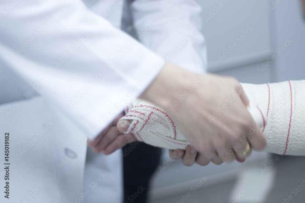 Fotografie Doctor patient plaster cast