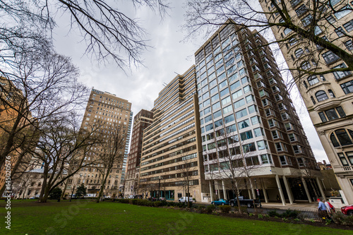 Spring in rittenhouse square in philadelphia pennsylvania