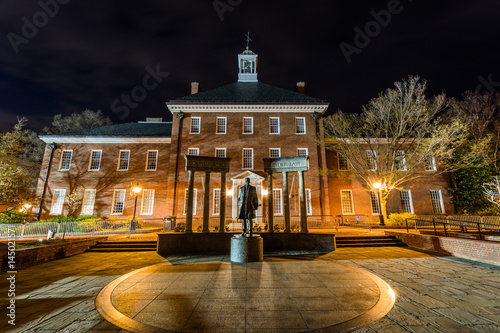 thurgood marshal building in annapolis maryland at night photo