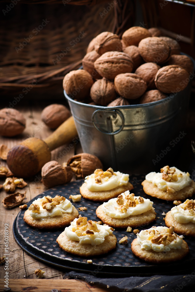 Old Fashioned Sour Cream Cookies..style rustic