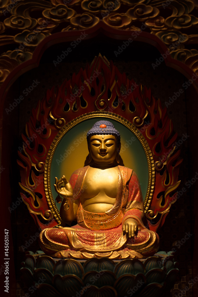 Fototapeta premium buddha statues in temple