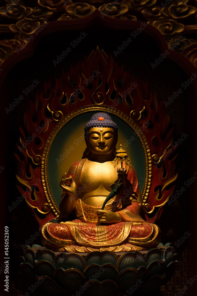 Fototapeta premium buddha statues in temple
