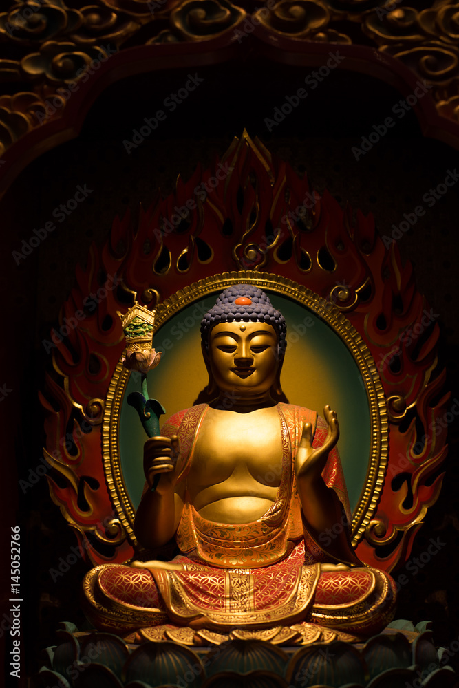 Fototapeta premium buddha statues in temple