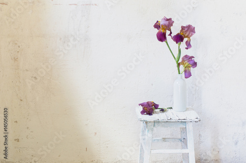 Fototapeta Naklejka Na Ścianę i Meble -  summer bouquet in white interior