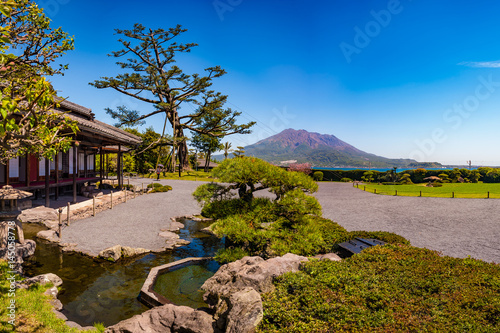 名勝 仙厳園_鹿児島市_薩摩藩島津家別邸 借景技法で桜島を築山に鹿児島湾を池に見立てた素晴らしい景色と広大な庭園が特徴 photo