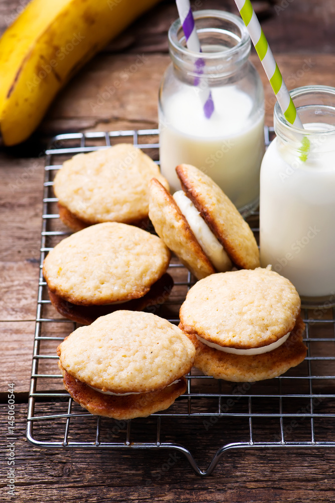 Banana Whoopie Pies.style rustic. Banana Whoopie Pies.style rustic.
