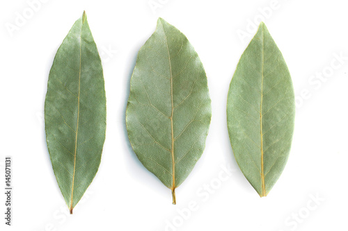  bay leaves