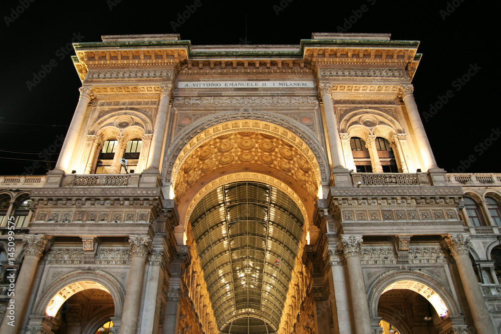 Obraz premium Milan Mailand Galleria Vittorio Emanuele night black