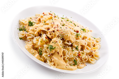 Pasta with green vegetables and sesame sauce