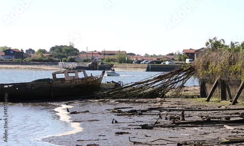 cimeti  re de bateaux   bassin d Arcachon