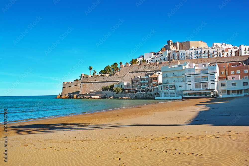 Fototapeta premium Peniscola beach on Costa del Azahar, Province Castello, Spain
