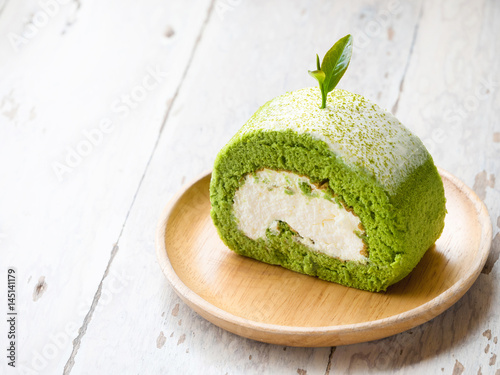 Obraz na płótnie Matcha cake rolls, Dessert from green tea w salonie