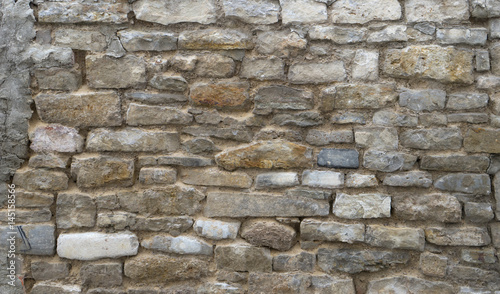 wall / Unplastered wall made of natural stones