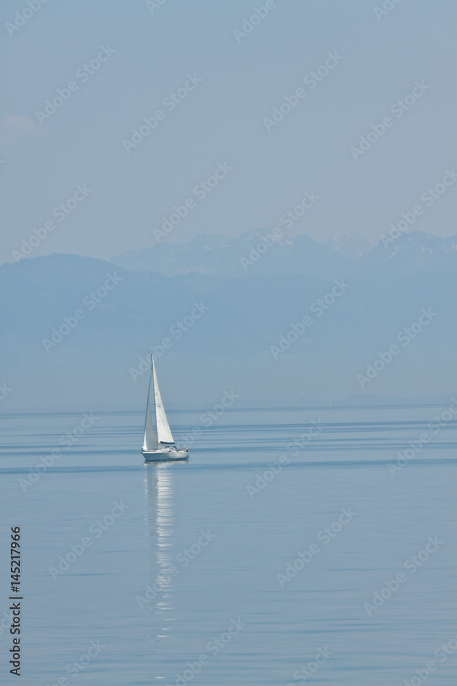 Obraz premium Sailing in the blue