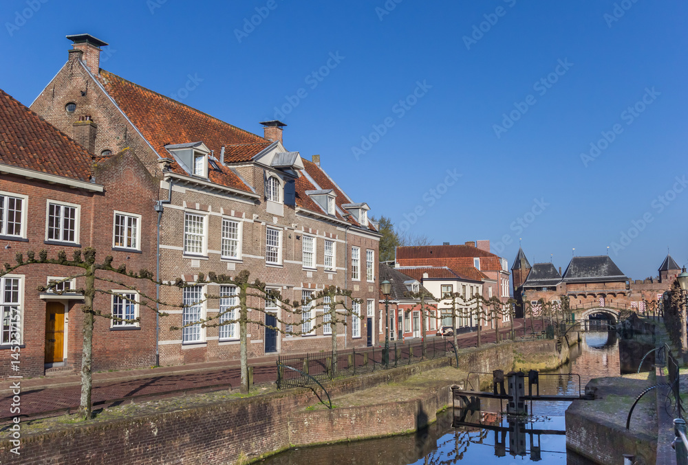 Fototapeta premium Old houses along a canal in Amersfoort