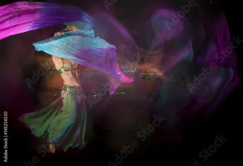 Bild auf Leinwand Bailarina de la danza oriental o del vientre