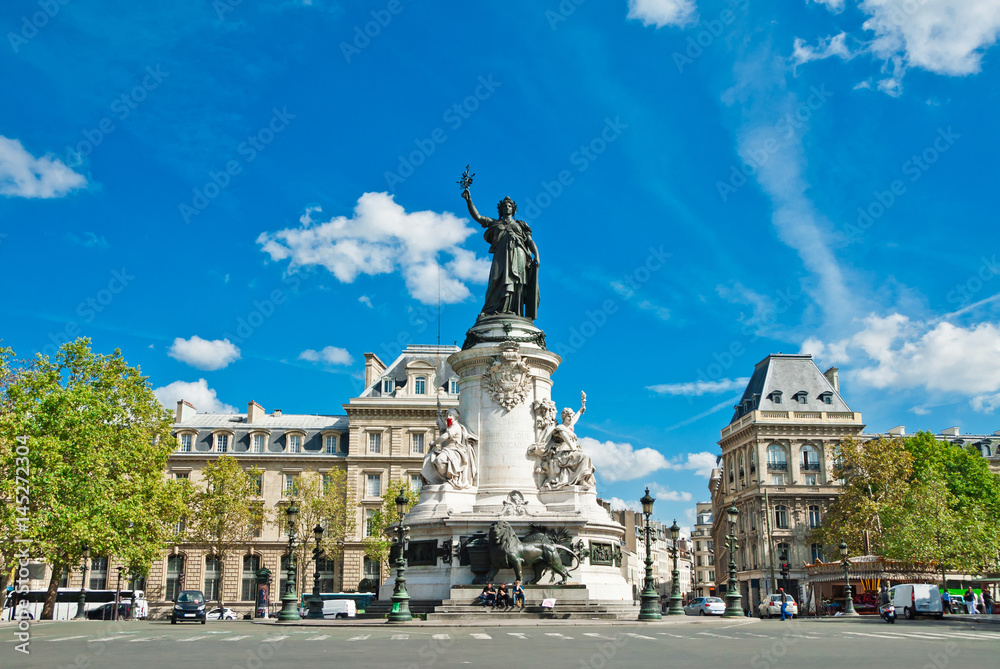 Naklejka premium Pomnik Republiki w Paryżu