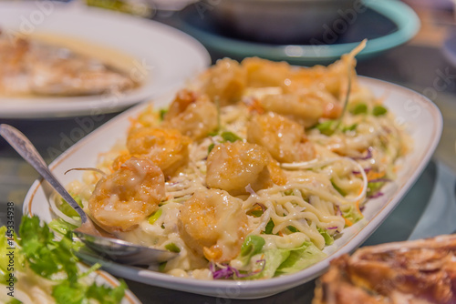 Chinese style shrimp salad .