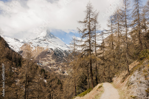 Zermatt, Dorf, Findeln, Findelbach, Weiler, Sunnegga, Wanderweg, Alpen, Matterhorn, Furi, Trockener Steg, Frühling, Schweiz photo