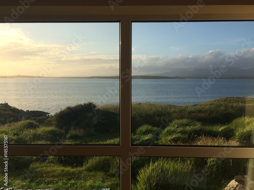 Irland aus dem Fenster © Suradet
